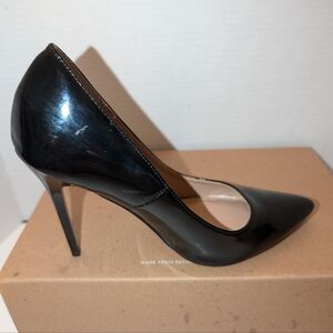 NWT "Madden Girl" 5" Heels Size 7